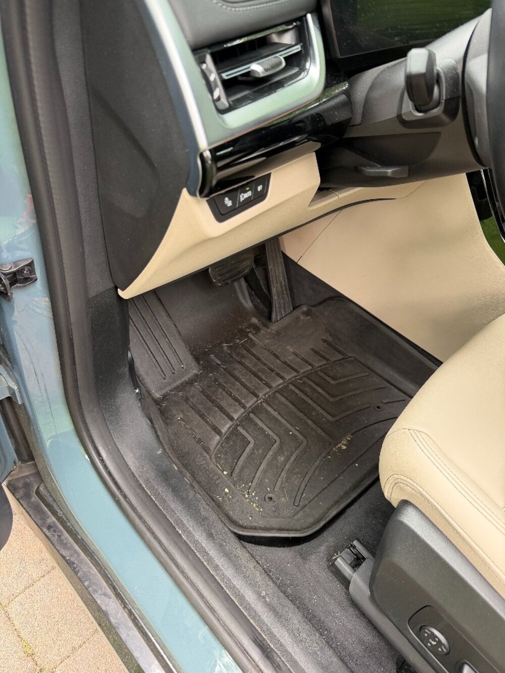 WeatherTech BMW X1 28i FloorLiners HP 2025